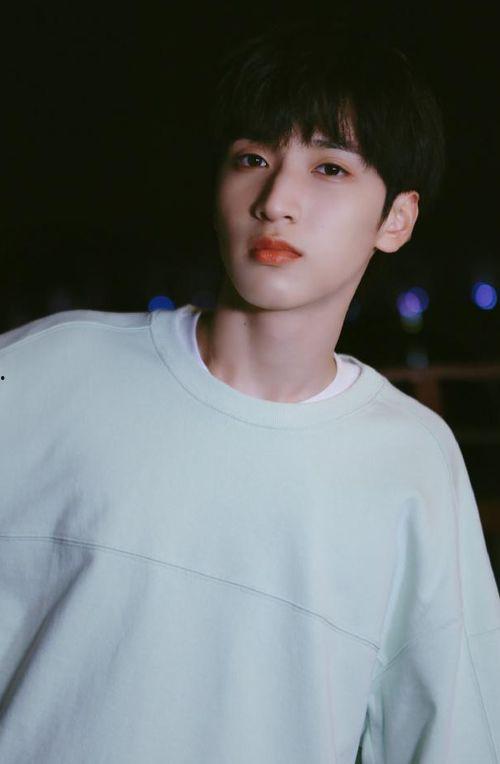 娱乐吃瓜君贺峻霖严浩翔,揭秘娱乐圈幕后故事